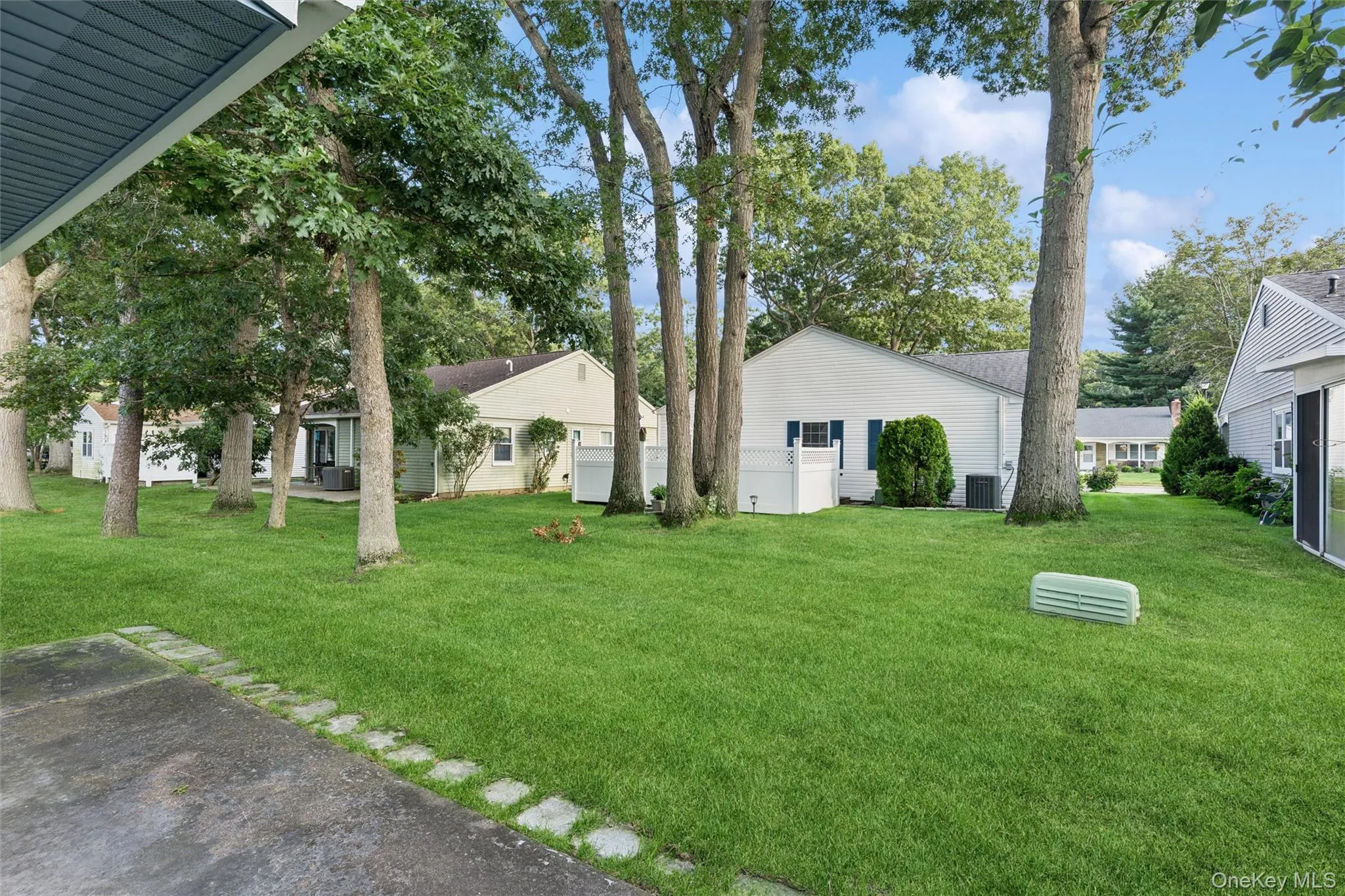 185 Kingston Drive, Brookhaven, NY, 2 Bedrooms Bedrooms, 4 Rooms Rooms,1 BathroomBathrooms,Residential,For Rent,Kingston,0,1041185 185 Kingston Drive, Brookhaven, NY, 2 Bedrooms Bedrooms, 4 Rooms Rooms,1 BathroomBathrooms,Residential,For Rent,Kingston,0,1041185