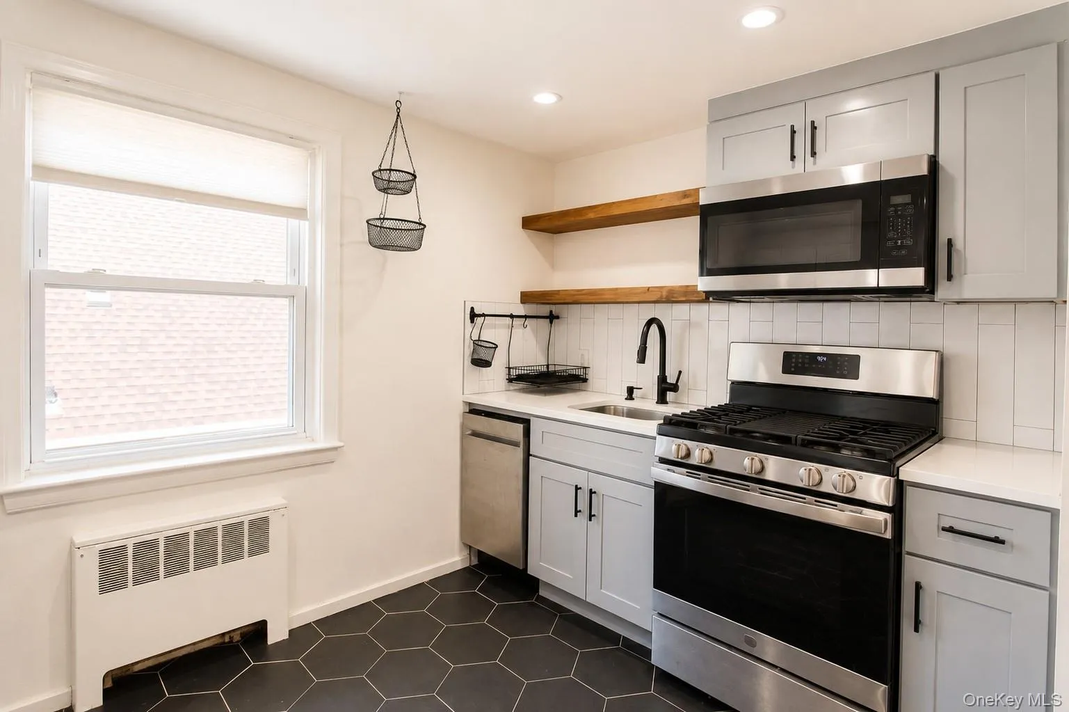 545 Park Avenue, Long Beach, NY, 1 Bedroom Bedrooms, 4 Rooms Rooms,1 BathroomBathrooms,Residential Lease,For Rent,Park,0,1041187 545 Park Avenue, Long Beach, NY, 1 Bedroom Bedrooms, 4 Rooms Rooms,1 BathroomBathrooms,Residential Lease,For Rent,Park,0,1041187