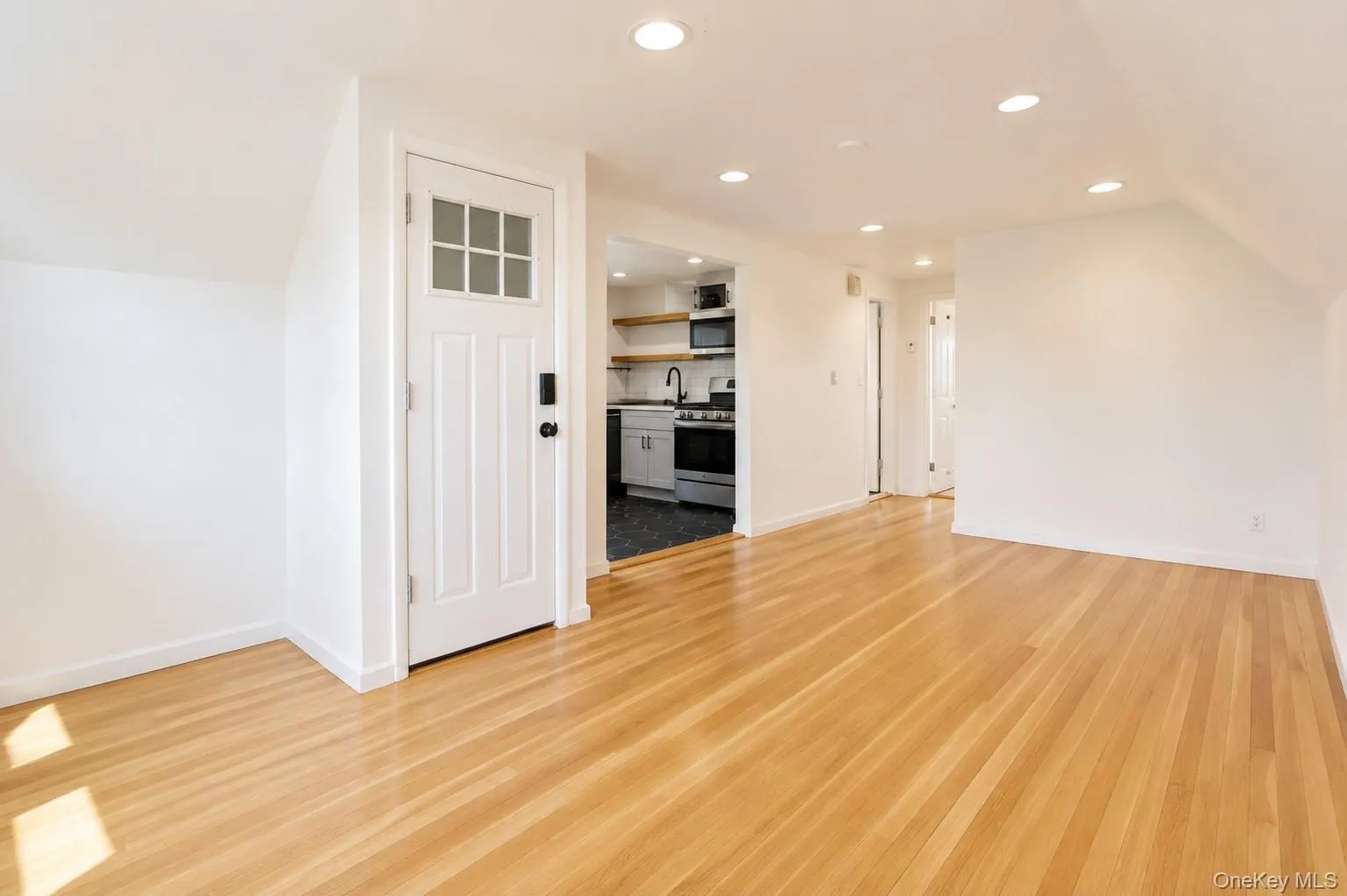 545 Park Avenue, Long Beach, NY, 1 Bedroom Bedrooms, 4 Rooms Rooms,1 BathroomBathrooms,Residential Lease,For Rent,Park,0,1041187 545 Park Avenue, Long Beach, NY, 1 Bedroom Bedrooms, 4 Rooms Rooms,1 BathroomBathrooms,Residential Lease,For Rent,Park,0,1041187