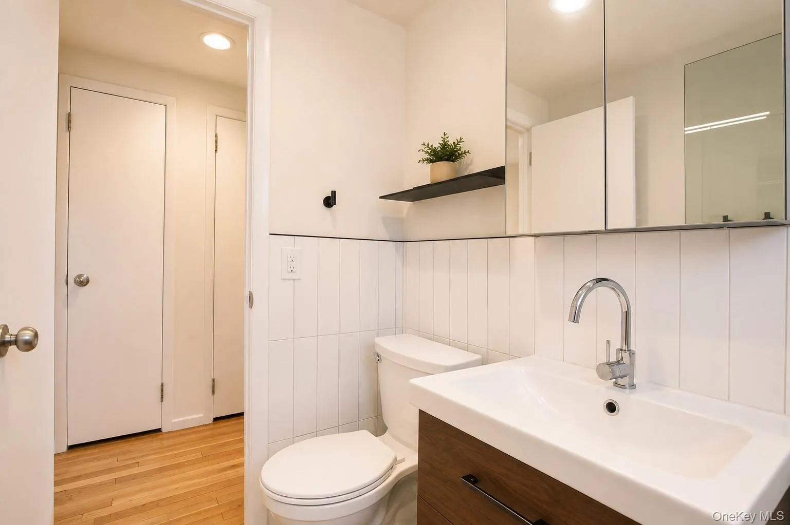 545 Park Avenue, Long Beach, NY, 1 Bedroom Bedrooms, 4 Rooms Rooms,1 BathroomBathrooms,Residential Lease,For Rent,Park,0,1041187 545 Park Avenue, Long Beach, NY, 1 Bedroom Bedrooms, 4 Rooms Rooms,1 BathroomBathrooms,Residential Lease,For Rent,Park,0,1041187