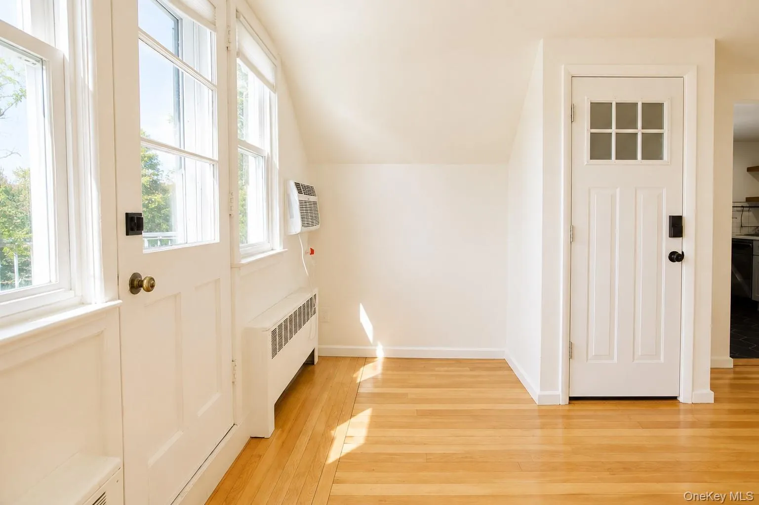 545 Park Avenue, Long Beach, NY, 1 Bedroom Bedrooms, 4 Rooms Rooms,1 BathroomBathrooms,Residential Lease,For Rent,Park,0,1041187 545 Park Avenue, Long Beach, NY, 1 Bedroom Bedrooms, 4 Rooms Rooms,1 BathroomBathrooms,Residential Lease,For Rent,Park,0,1041187
