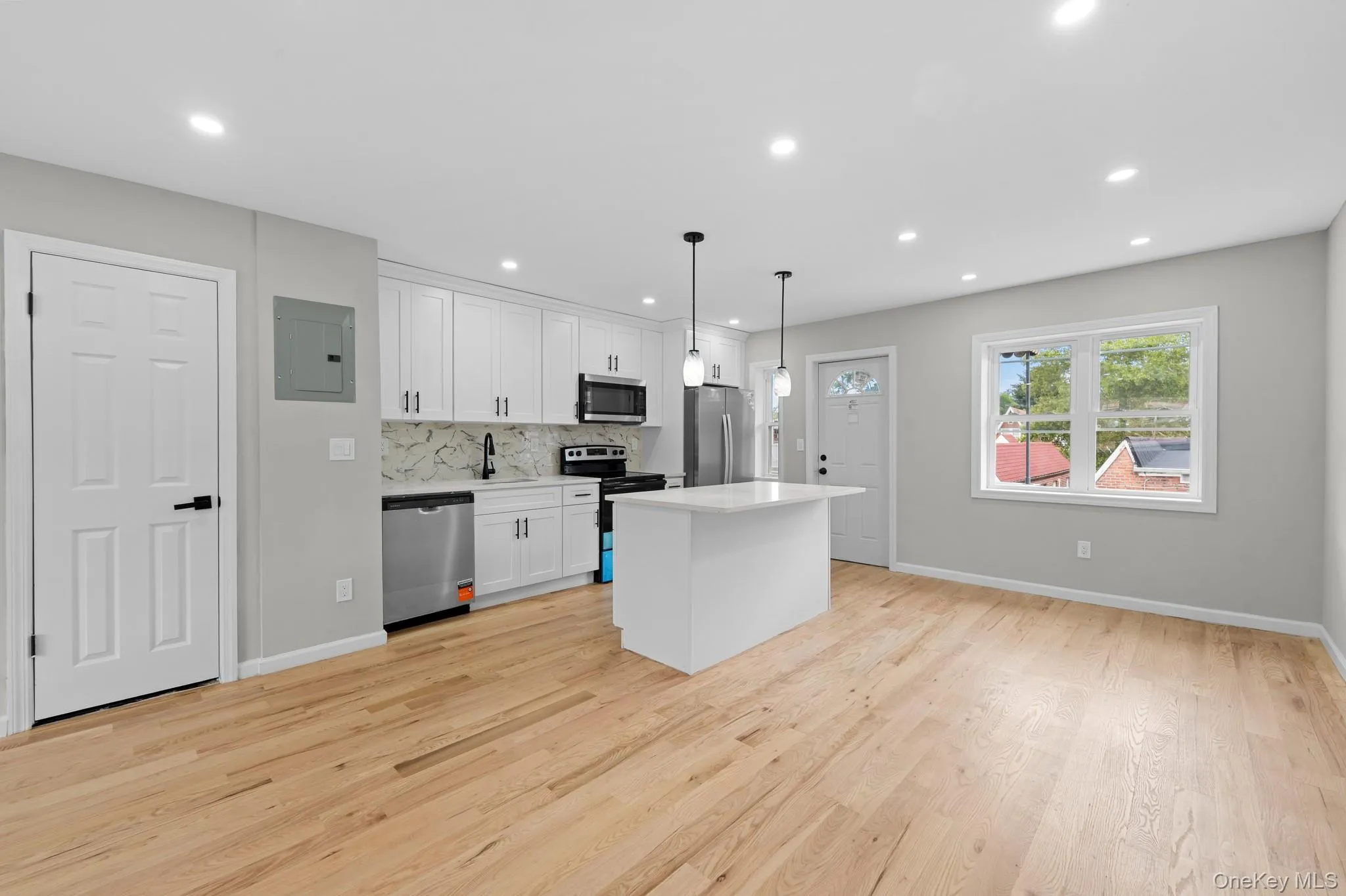 4067 Baychester Avenue, New York, NY, 3 Bedrooms Bedrooms, 12 Rooms Rooms,2 BathroomsBathrooms,Residential,For Rent,Baychester,0,1041194 4067 Baychester Avenue, New York, NY, 3 Bedrooms Bedrooms, 12 Rooms Rooms,2 BathroomsBathrooms,Residential,For Rent,Baychester,0,1041194