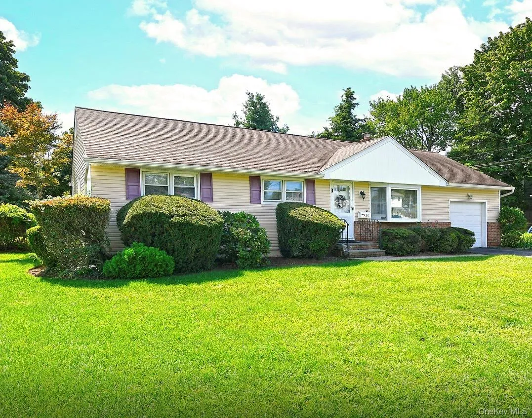 20 Sprucetree Lane, Huntington, NY, 3 Bedrooms Bedrooms, 5 Rooms Rooms,1 BathroomBathrooms,Residential,For Rent,Sprucetree,0,1041196 20 Sprucetree Lane, Huntington, NY, 3 Bedrooms Bedrooms, 5 Rooms Rooms,1 BathroomBathrooms,Residential,For Rent,Sprucetree,0,1041196