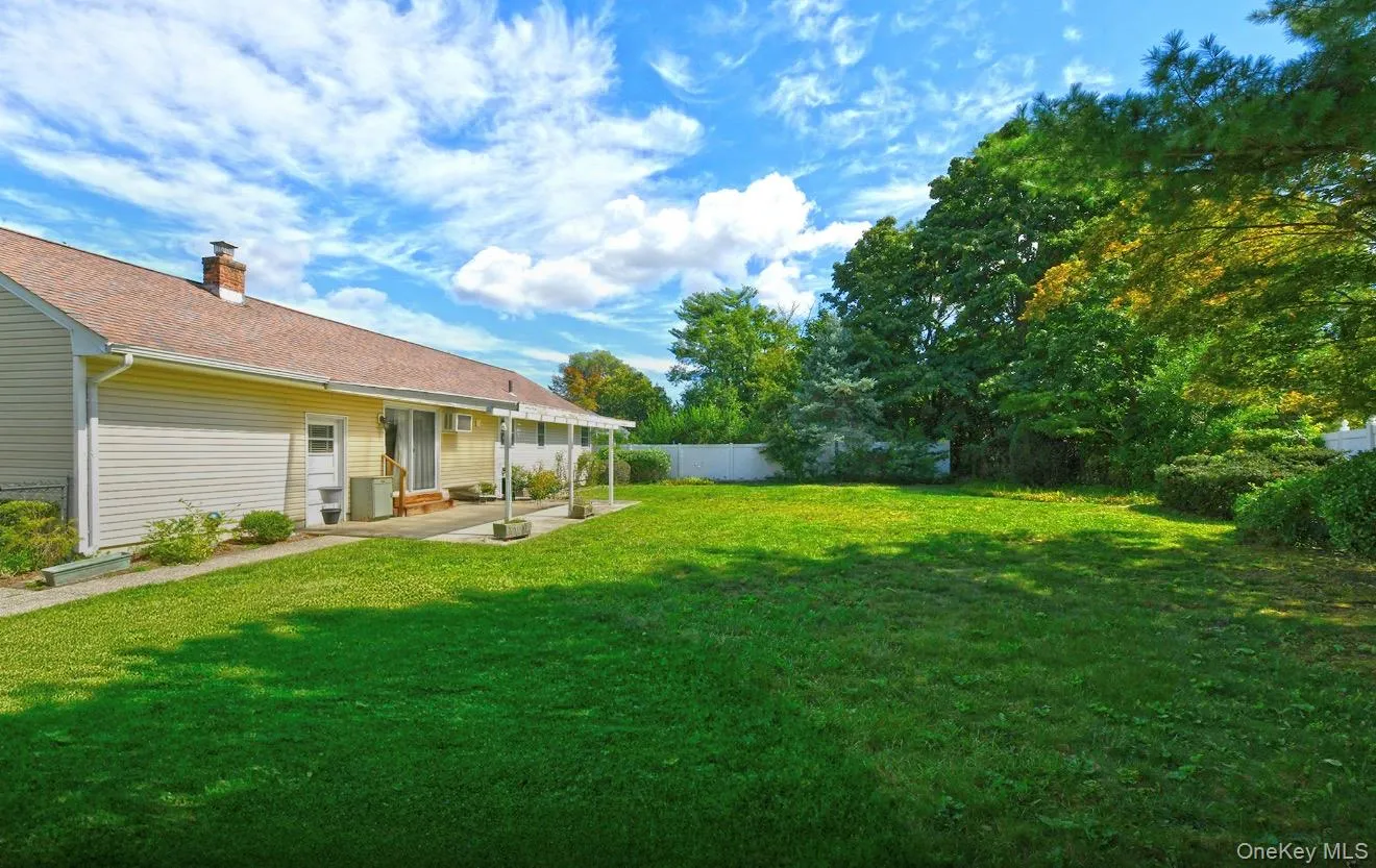 20 Sprucetree Lane, Huntington, NY, 3 Bedrooms Bedrooms, 5 Rooms Rooms,1 BathroomBathrooms,Residential,For Rent,Sprucetree,0,1041196 20 Sprucetree Lane, Huntington, NY, 3 Bedrooms Bedrooms, 5 Rooms Rooms,1 BathroomBathrooms,Residential,For Rent,Sprucetree,0,1041196