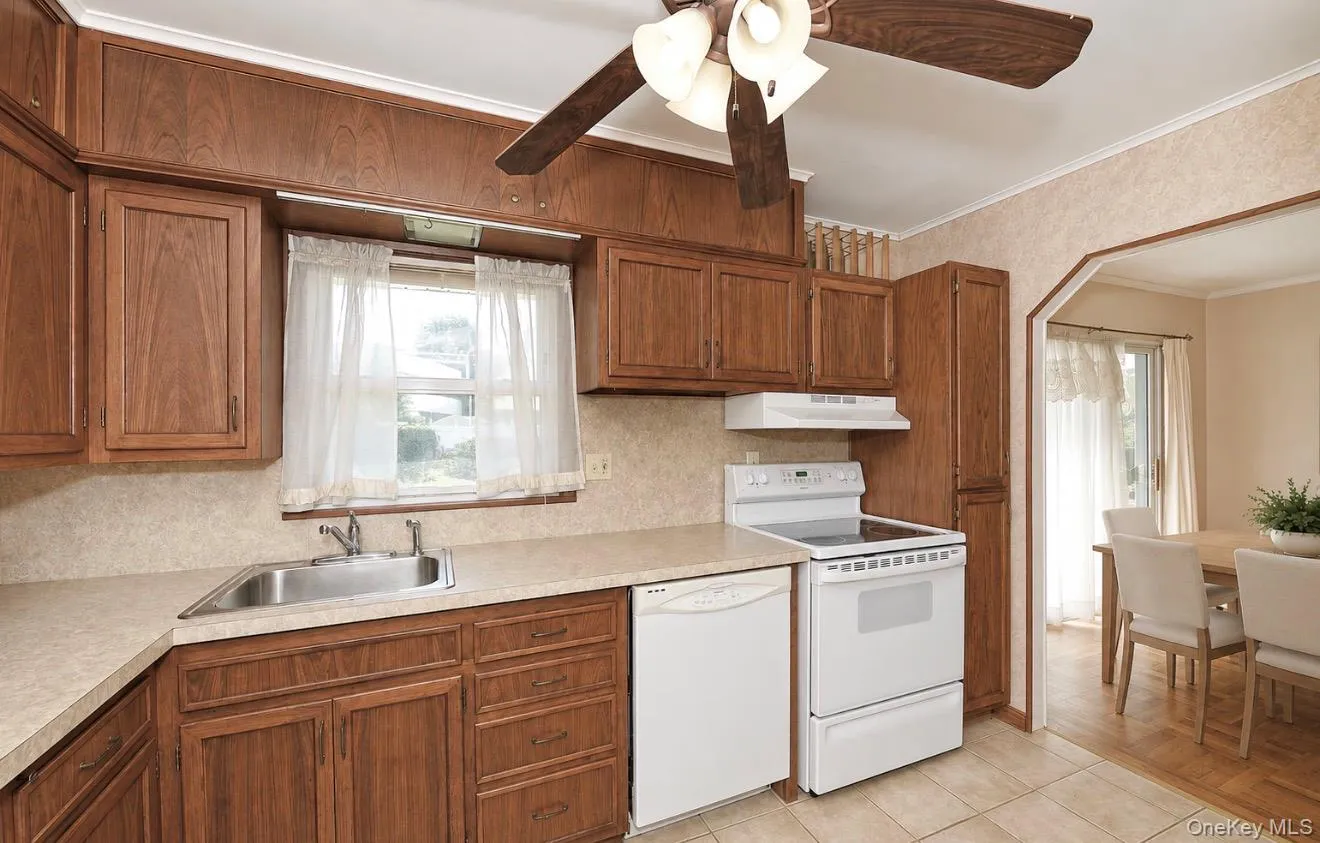 20 Sprucetree Lane, Huntington, NY, 3 Bedrooms Bedrooms, 5 Rooms Rooms,1 BathroomBathrooms,Residential,For Rent,Sprucetree,0,1041196 20 Sprucetree Lane, Huntington, NY, 3 Bedrooms Bedrooms, 5 Rooms Rooms,1 BathroomBathrooms,Residential,For Rent,Sprucetree,0,1041196