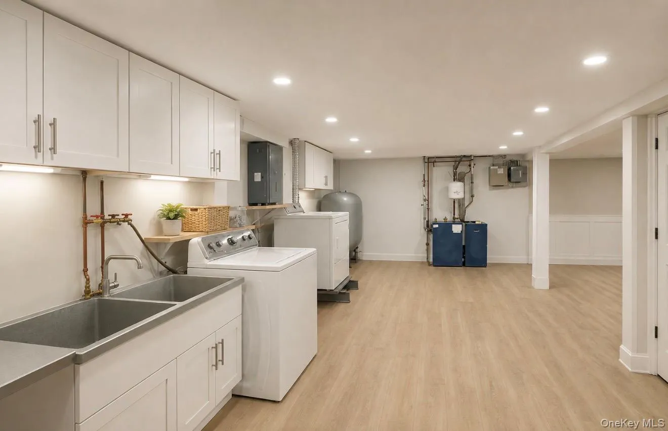 20 Sprucetree Lane, Huntington, NY, 3 Bedrooms Bedrooms, 5 Rooms Rooms,1 BathroomBathrooms,Residential,For Rent,Sprucetree,0,1041196 20 Sprucetree Lane, Huntington, NY, 3 Bedrooms Bedrooms, 5 Rooms Rooms,1 BathroomBathrooms,Residential,For Rent,Sprucetree,0,1041196