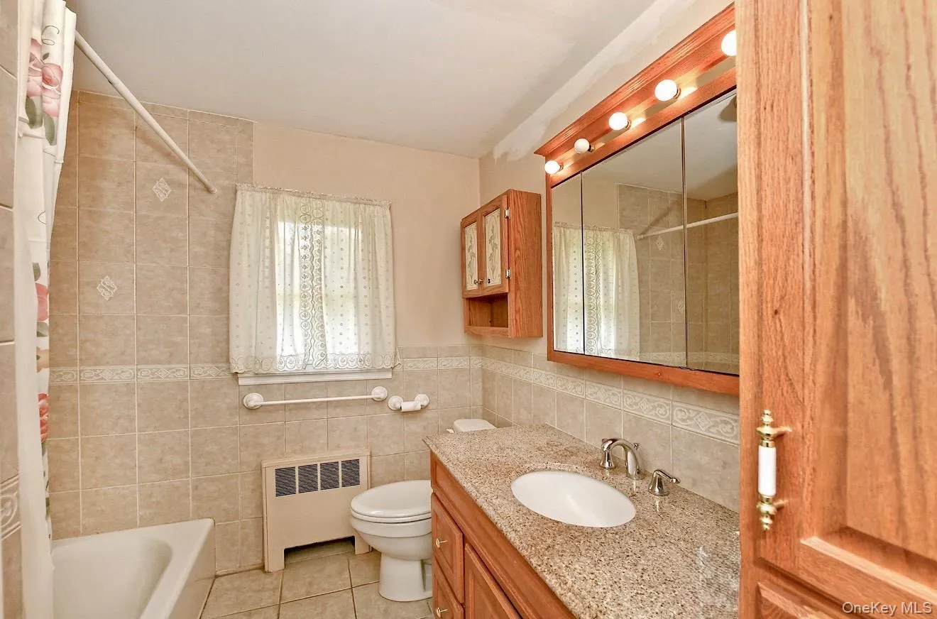 20 Sprucetree Lane, Huntington, NY, 3 Bedrooms Bedrooms, 5 Rooms Rooms,1 BathroomBathrooms,Residential,For Rent,Sprucetree,0,1041196 20 Sprucetree Lane, Huntington, NY, 3 Bedrooms Bedrooms, 5 Rooms Rooms,1 BathroomBathrooms,Residential,For Rent,Sprucetree,0,1041196