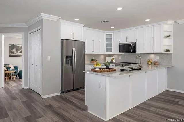 121 Overlook Drive, Brookhaven, NY, 1 Bedroom Bedrooms, 5 Rooms Rooms,2 BathroomsBathrooms,Residential Lease,For Rent,Overlook,0,1041202 121 Overlook Drive, Brookhaven, NY, 1 Bedroom Bedrooms, 5 Rooms Rooms,2 BathroomsBathrooms,Residential Lease,For Rent,Overlook,0,1041202