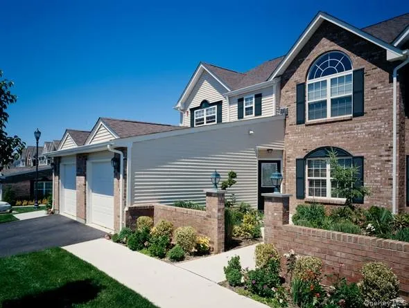 121 Overlook Drive, Brookhaven, NY, 1 Bedroom Bedrooms, 5 Rooms Rooms,2 BathroomsBathrooms,Residential Lease,For Rent,Overlook,0,1041202 121 Overlook Drive, Brookhaven, NY, 1 Bedroom Bedrooms, 5 Rooms Rooms,2 BathroomsBathrooms,Residential Lease,For Rent,Overlook,0,1041202