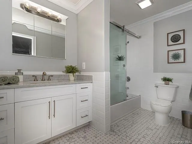 121 Overlook Drive, Brookhaven, NY, 1 Bedroom Bedrooms, 5 Rooms Rooms,2 BathroomsBathrooms,Residential Lease,For Rent,Overlook,0,1041202 121 Overlook Drive, Brookhaven, NY, 1 Bedroom Bedrooms, 5 Rooms Rooms,2 BathroomsBathrooms,Residential Lease,For Rent,Overlook,0,1041202