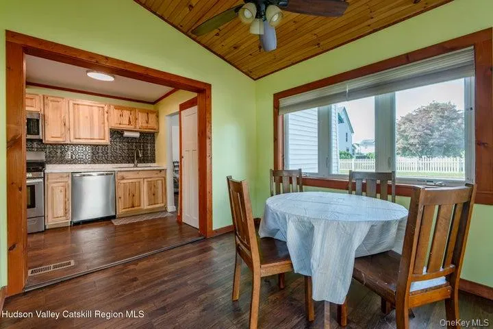 56 Emerick Street, Kingston, NY, 3 Bedrooms Bedrooms, 6 Rooms Rooms,1 BathroomBathrooms,Residential,For Rent,Emerick,0,1041203 56 Emerick Street, Kingston, NY, 3 Bedrooms Bedrooms, 6 Rooms Rooms,1 BathroomBathrooms,Residential,For Rent,Emerick,0,1041203
