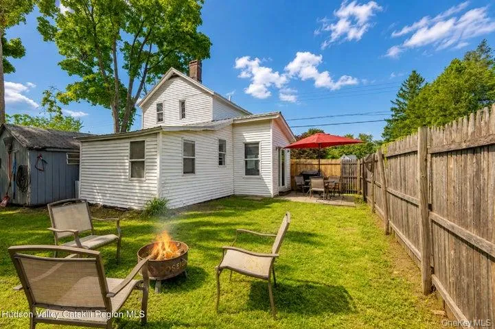 56 Emerick Street, Kingston, NY, 3 Bedrooms Bedrooms, 6 Rooms Rooms,1 BathroomBathrooms,Residential,For Rent,Emerick,0,1041203 56 Emerick Street, Kingston, NY, 3 Bedrooms Bedrooms, 6 Rooms Rooms,1 BathroomBathrooms,Residential,For Rent,Emerick,0,1041203
