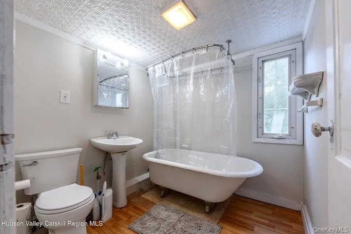 56 Emerick Street, Kingston, NY, 3 Bedrooms Bedrooms, 6 Rooms Rooms,1 BathroomBathrooms,Residential,For Rent,Emerick,0,1041203 56 Emerick Street, Kingston, NY, 3 Bedrooms Bedrooms, 6 Rooms Rooms,1 BathroomBathrooms,Residential,For Rent,Emerick,0,1041203