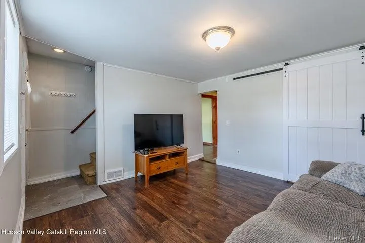 56 Emerick Street, Kingston, NY, 3 Bedrooms Bedrooms, 6 Rooms Rooms,1 BathroomBathrooms,Residential,For Rent,Emerick,0,1041203 56 Emerick Street, Kingston, NY, 3 Bedrooms Bedrooms, 6 Rooms Rooms,1 BathroomBathrooms,Residential,For Rent,Emerick,0,1041203