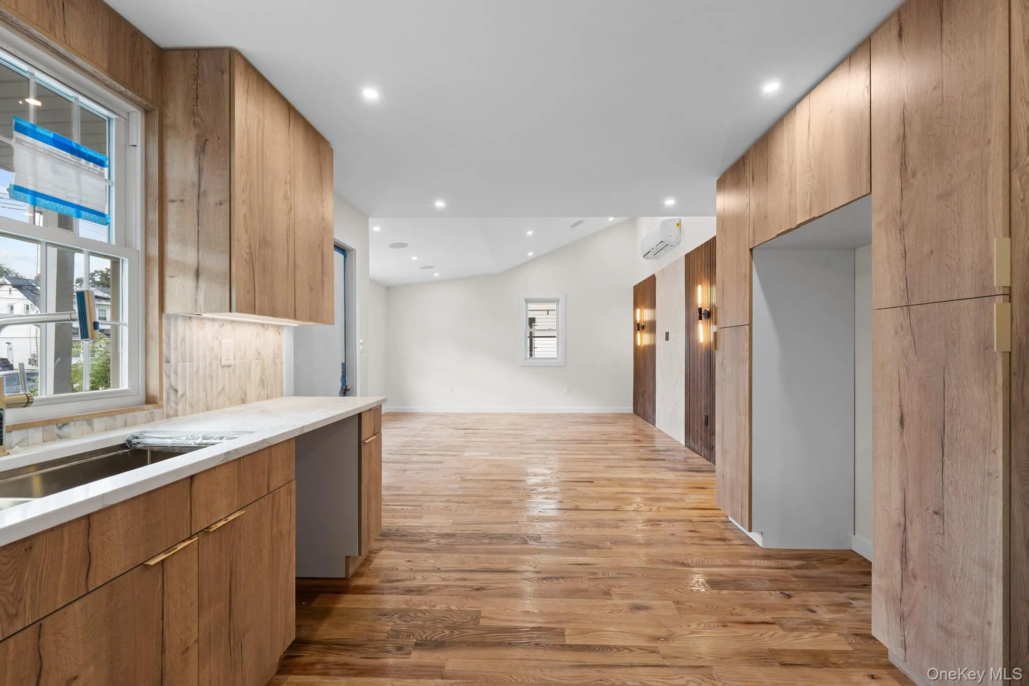 18704 Williamson Avenue, New York, NY, 4 Bedrooms Bedrooms, 12 Rooms Rooms,3 BathroomsBathrooms,Residential,For Rent,Williamson,0,1041205 18704 Williamson Avenue, New York, NY, 4 Bedrooms Bedrooms, 12 Rooms Rooms,3 BathroomsBathrooms,Residential,For Rent,Williamson,0,1041205