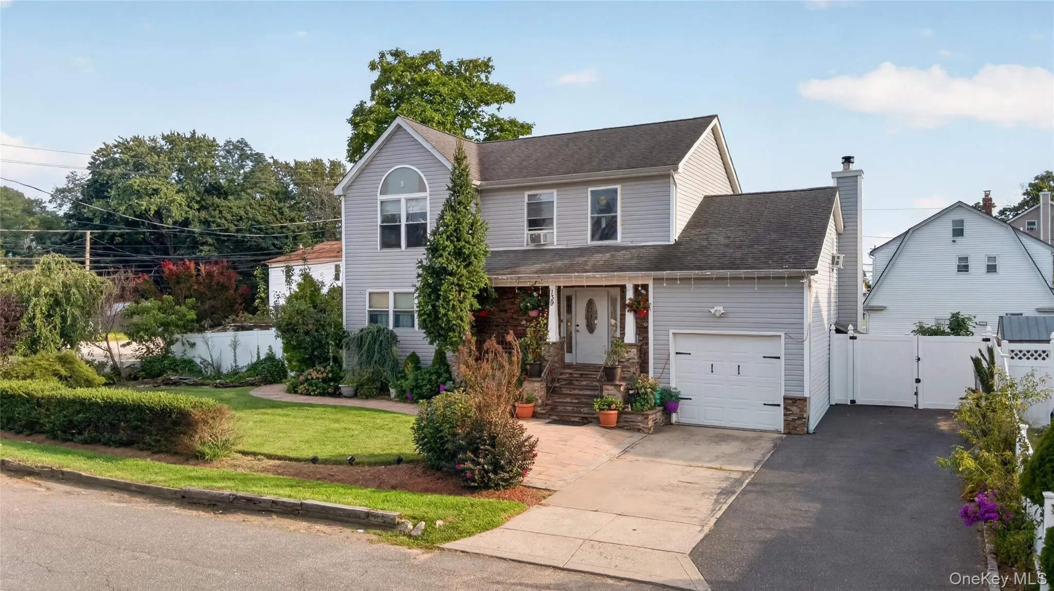 139 Smith Street, Babylon, NY, 6 Bedrooms Bedrooms, 16 Rooms Rooms,3 BathroomsBathrooms,Residential,For Rent,Smith,0,1041214 139 Smith Street, Babylon, NY, 6 Bedrooms Bedrooms, 16 Rooms Rooms,3 BathroomsBathrooms,Residential,For Rent,Smith,0,1041214