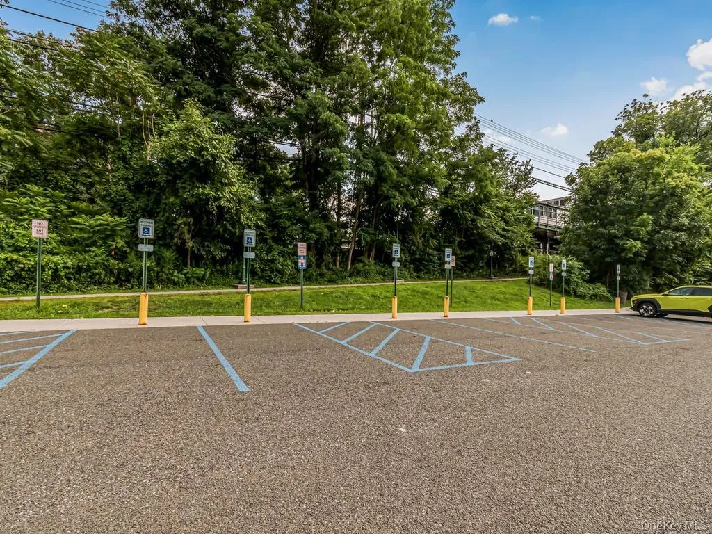 9 Wyndover Woods Lane, White Plains, NY, 2 Bedrooms Bedrooms, 4 Rooms Rooms,1 BathroomBathrooms,Residential Lease,For Rent,Wyndover Woods,0,1041219 9 Wyndover Woods Lane, White Plains, NY, 2 Bedrooms Bedrooms, 4 Rooms Rooms,1 BathroomBathrooms,Residential Lease,For Rent,Wyndover Woods,0,1041219