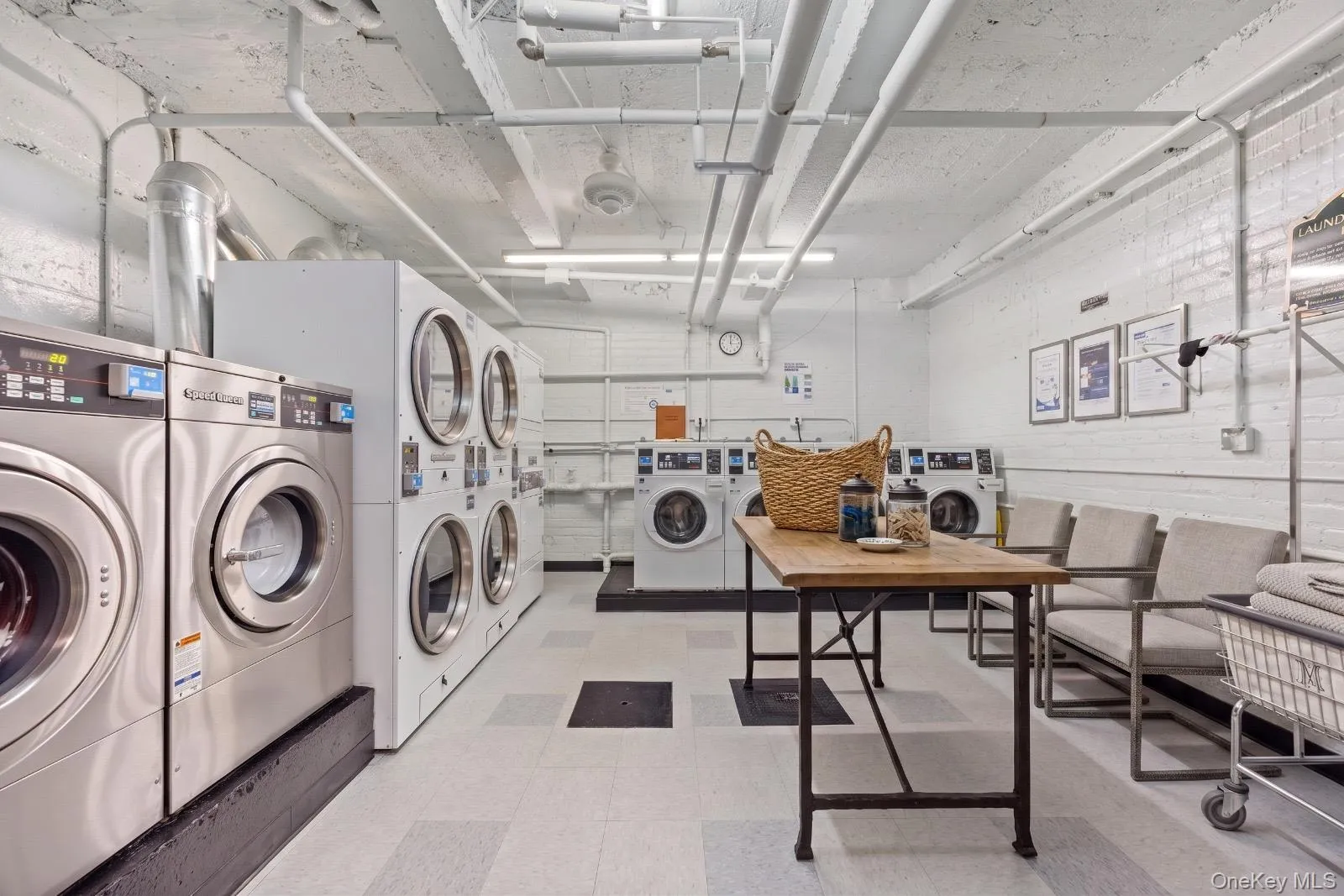 821 Bronx River Road, Yonkers, NY, 1 Bedroom Bedrooms, 4 Rooms Rooms,1 BathroomBathrooms,Residential,For Rent,Bronx River,0,1041232 821 Bronx River Road, Yonkers, NY, 1 Bedroom Bedrooms, 4 Rooms Rooms,1 BathroomBathrooms,Residential,For Rent,Bronx River,0,1041232