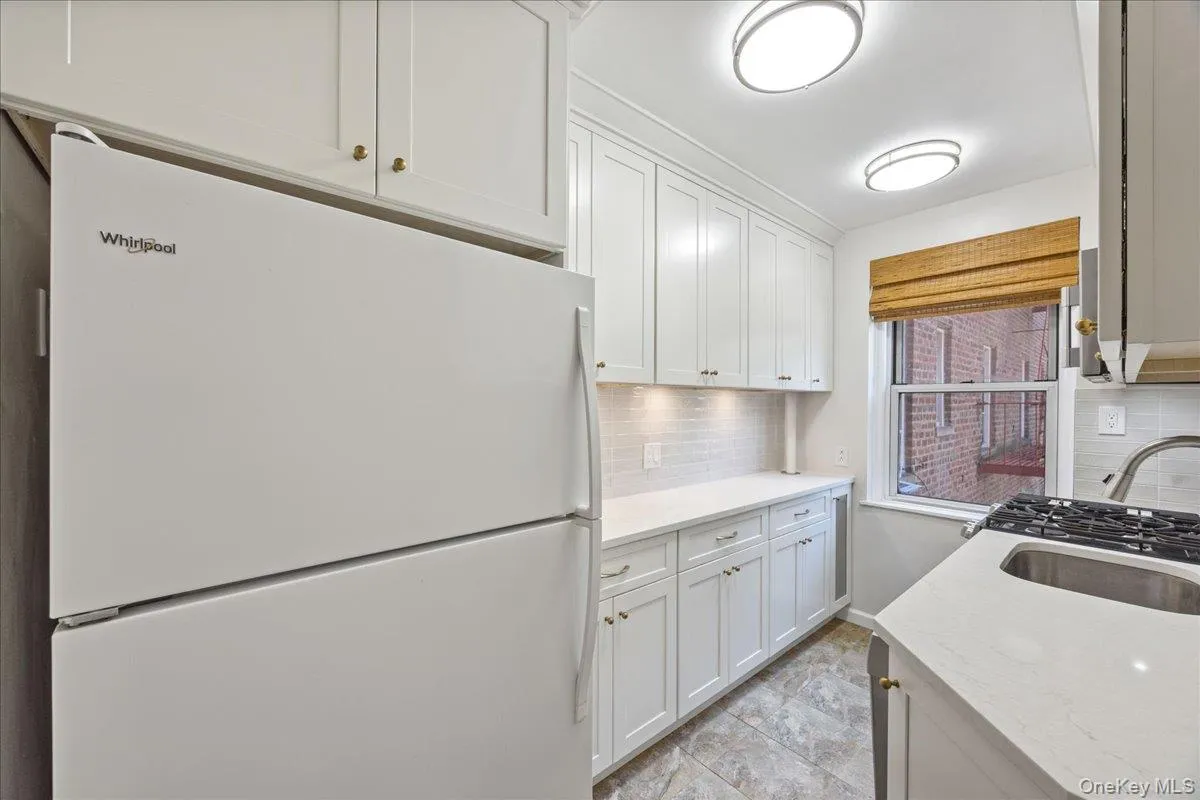821 Bronx River Road, Yonkers, NY, 1 Bedroom Bedrooms, 4 Rooms Rooms,1 BathroomBathrooms,Residential,For Rent,Bronx River,0,1041232 821 Bronx River Road, Yonkers, NY, 1 Bedroom Bedrooms, 4 Rooms Rooms,1 BathroomBathrooms,Residential,For Rent,Bronx River,0,1041232