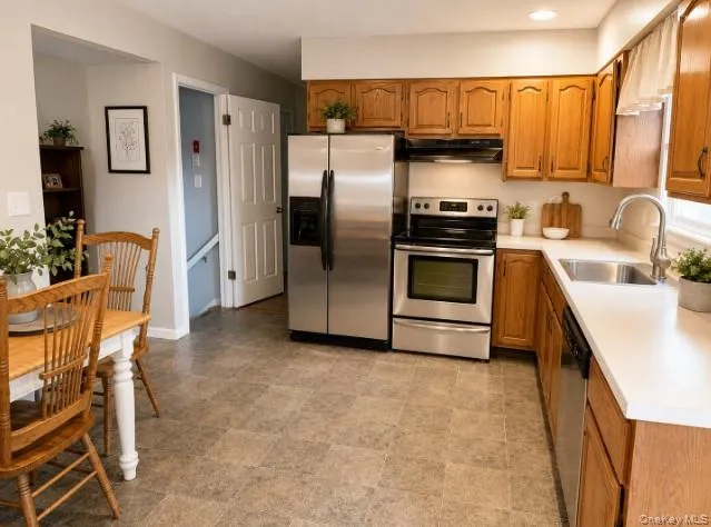 32 Robinson Avenue, Brookhaven, NY, 3 Bedrooms Bedrooms, 5 Rooms Rooms,1 BathroomBathrooms,Residential,For Rent,Robinson,0,1041239 32 Robinson Avenue, Brookhaven, NY, 3 Bedrooms Bedrooms, 5 Rooms Rooms,1 BathroomBathrooms,Residential,For Rent,Robinson,0,1041239