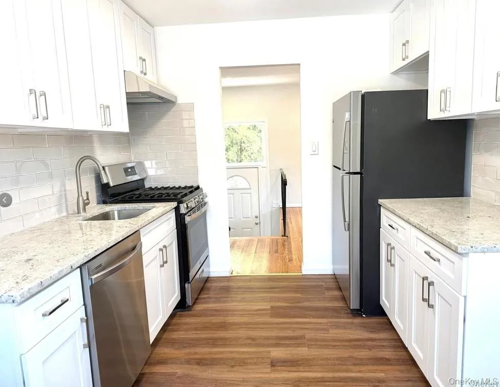 65 Florida Avenue, Hempstead, NY, 1 Bedroom Bedrooms, 9 Rooms Rooms,2 BathroomsBathrooms,Residential Lease,For Rent,Florida,0,1041240 65 Florida Avenue, Hempstead, NY, 1 Bedroom Bedrooms, 9 Rooms Rooms,2 BathroomsBathrooms,Residential Lease,For Rent,Florida,0,1041240