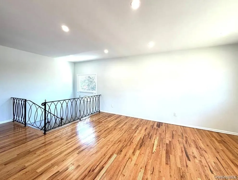 65 Florida Avenue, Hempstead, NY, 1 Bedroom Bedrooms, 9 Rooms Rooms,2 BathroomsBathrooms,Residential Lease,For Rent,Florida,0,1041240 65 Florida Avenue, Hempstead, NY, 1 Bedroom Bedrooms, 9 Rooms Rooms,2 BathroomsBathrooms,Residential Lease,For Rent,Florida,0,1041240
