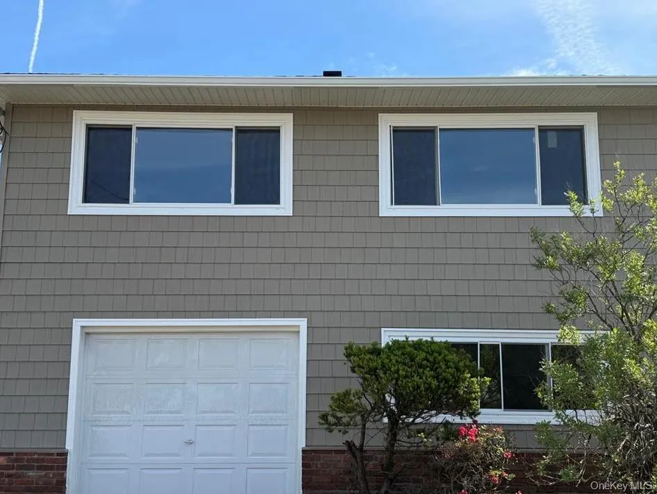 65 Florida Avenue, Hempstead, NY, 1 Bedroom Bedrooms, 9 Rooms Rooms,2 BathroomsBathrooms,Residential Lease,For Rent,Florida,0,1041240 65 Florida Avenue, Hempstead, NY, 1 Bedroom Bedrooms, 9 Rooms Rooms,2 BathroomsBathrooms,Residential Lease,For Rent,Florida,0,1041240