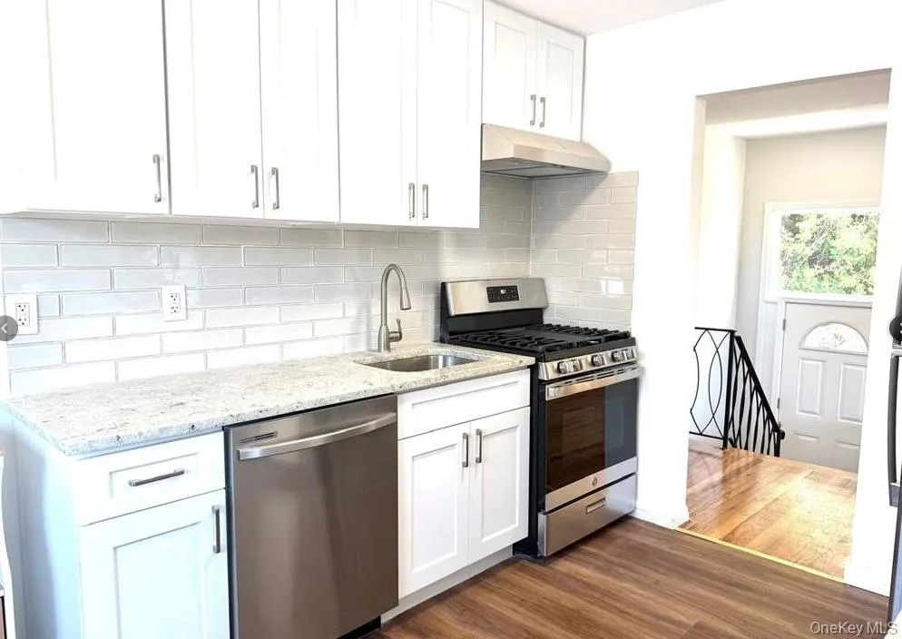 65 Florida Avenue, Hempstead, NY, 1 Bedroom Bedrooms, 9 Rooms Rooms,2 BathroomsBathrooms,Residential Lease,For Rent,Florida,0,1041240 65 Florida Avenue, Hempstead, NY, 1 Bedroom Bedrooms, 9 Rooms Rooms,2 BathroomsBathrooms,Residential Lease,For Rent,Florida,0,1041240
