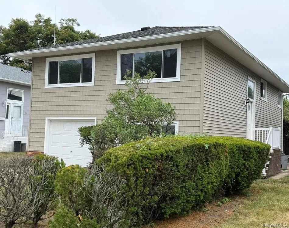 65 Florida Avenue, Hempstead, NY, 1 Bedroom Bedrooms, 9 Rooms Rooms,2 BathroomsBathrooms,Residential Lease,For Rent,Florida,0,1041240 65 Florida Avenue, Hempstead, NY, 1 Bedroom Bedrooms, 9 Rooms Rooms,2 BathroomsBathrooms,Residential Lease,For Rent,Florida,0,1041240