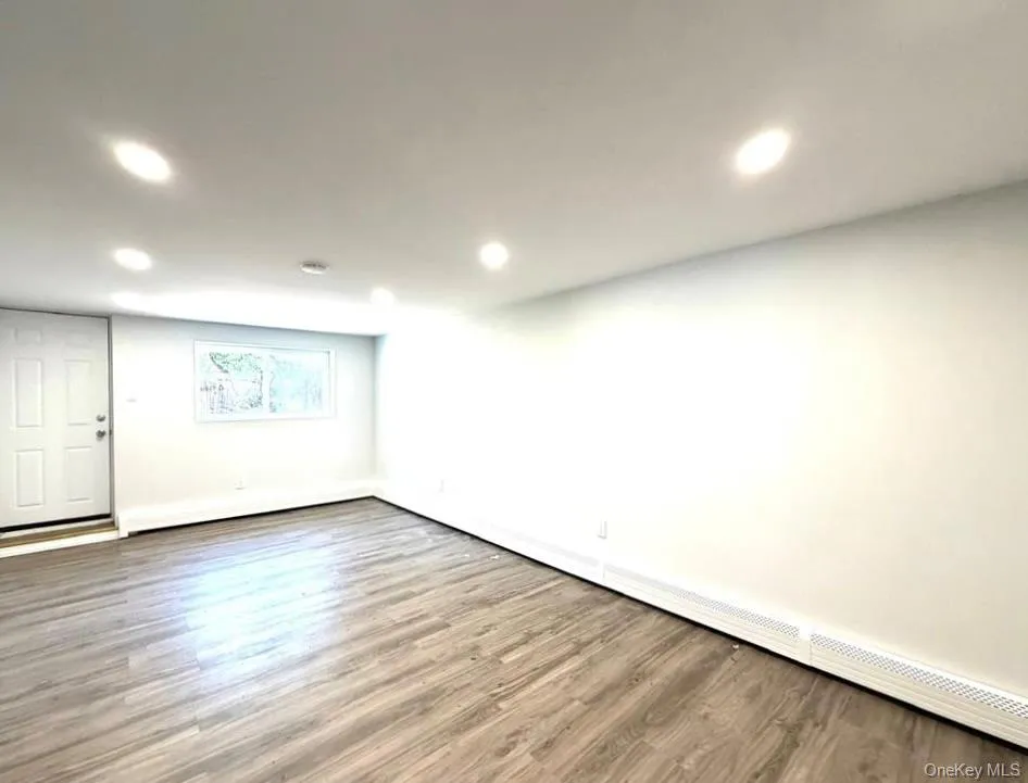 65 Florida Avenue, Hempstead, NY, 1 Bedroom Bedrooms, 9 Rooms Rooms,2 BathroomsBathrooms,Residential Lease,For Rent,Florida,0,1041240 65 Florida Avenue, Hempstead, NY, 1 Bedroom Bedrooms, 9 Rooms Rooms,2 BathroomsBathrooms,Residential Lease,For Rent,Florida,0,1041240
