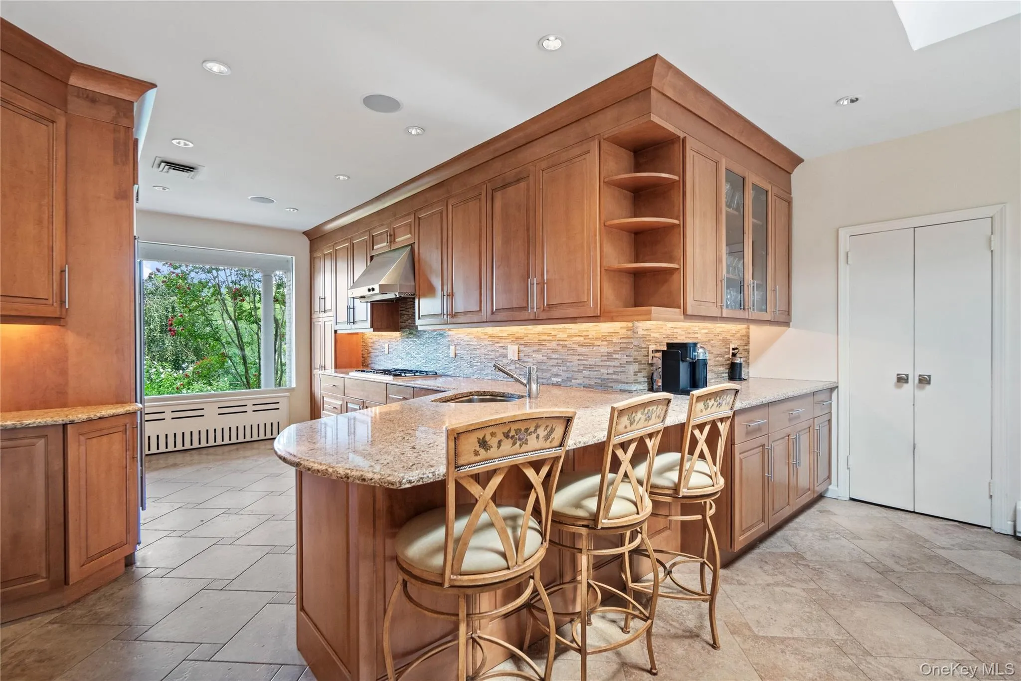 18 Lake Road, North Hempstead, NY, 5 Bedrooms Bedrooms, 13 Rooms Rooms,4 BathroomsBathrooms,Residential,For Rent,Lake,0,1041251 18 Lake Road, North Hempstead, NY, 5 Bedrooms Bedrooms, 13 Rooms Rooms,4 BathroomsBathrooms,Residential,For Rent,Lake,0,1041251