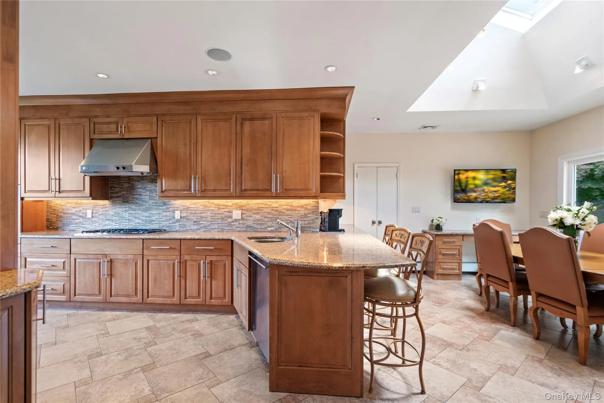 Chef's kitchen with high end appliances bright and spacious Chef's kitchen with high end appliances bright and spacious