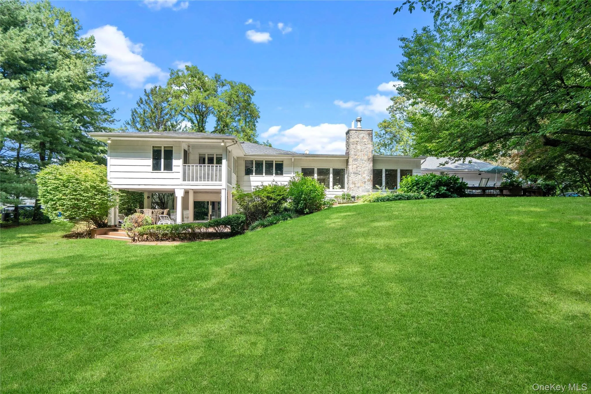 18 Lake Road, North Hempstead, NY, 5 Bedrooms Bedrooms, 13 Rooms Rooms,4 BathroomsBathrooms,Residential,For Rent,Lake,0,1041251 18 Lake Road, North Hempstead, NY, 5 Bedrooms Bedrooms, 13 Rooms Rooms,4 BathroomsBathrooms,Residential,For Rent,Lake,0,1041251