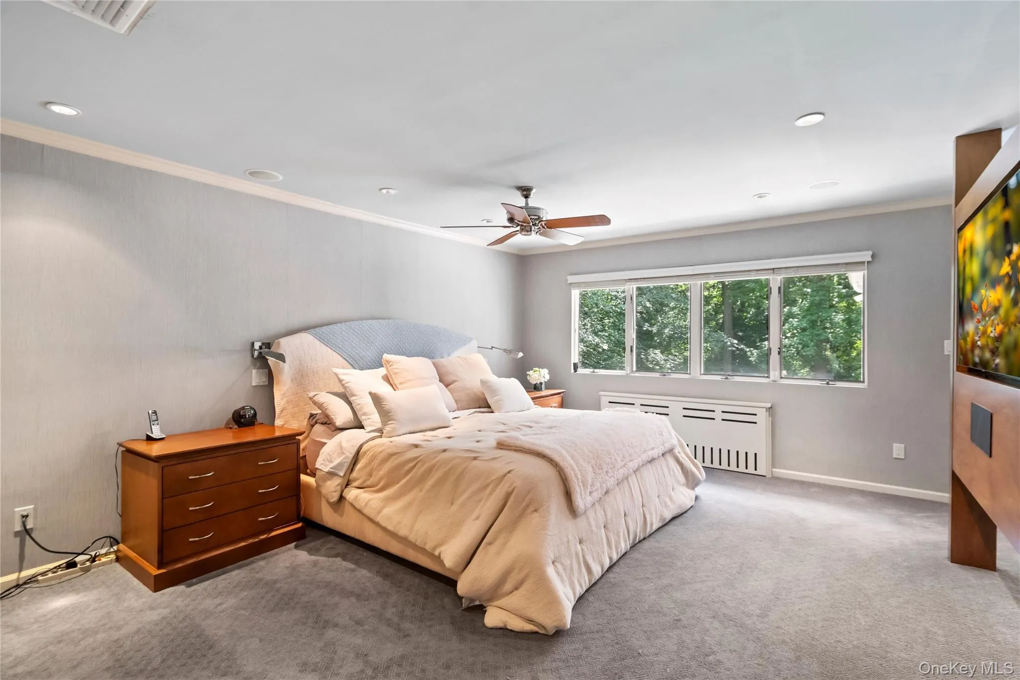 Fabulous primary bedroom with office space, lounge and balcony Fabulous primary bedroom with office space, lounge and balcony
