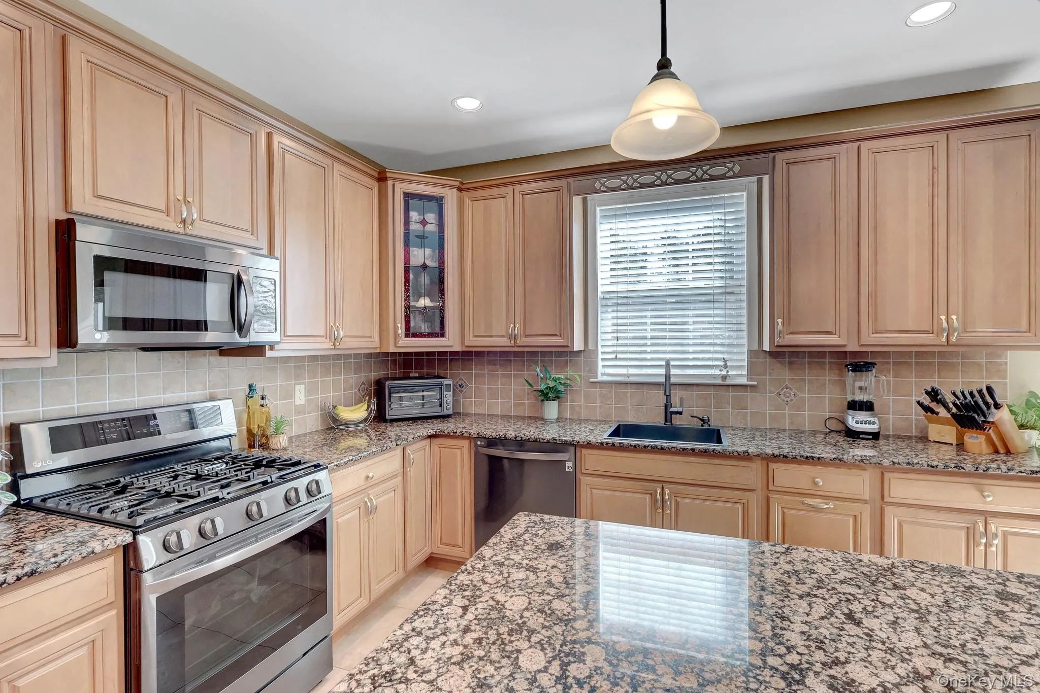 3 Sherwood Drive, Brookhaven, NY, 5 Bedrooms Bedrooms, 11 Rooms Rooms,3 BathroomsBathrooms,Residential,For Rent,Sherwood,0,1041252 3 Sherwood Drive, Brookhaven, NY, 5 Bedrooms Bedrooms, 11 Rooms Rooms,3 BathroomsBathrooms,Residential,For Rent,Sherwood,0,1041252