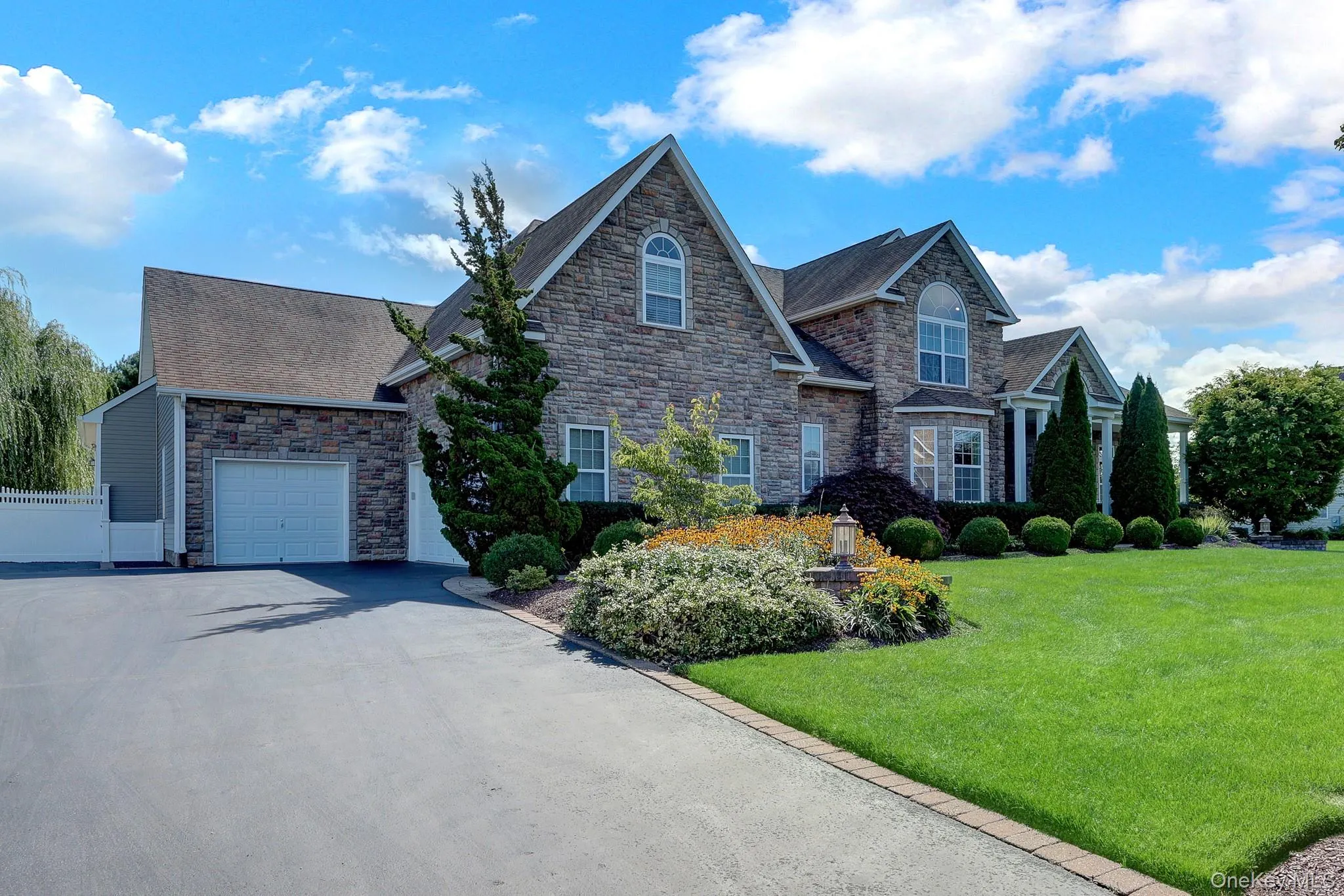 3 Sherwood Drive, Brookhaven, NY, 5 Bedrooms Bedrooms, 11 Rooms Rooms,3 BathroomsBathrooms,Residential,For Rent,Sherwood,0,1041252 3 Sherwood Drive, Brookhaven, NY, 5 Bedrooms Bedrooms, 11 Rooms Rooms,3 BathroomsBathrooms,Residential,For Rent,Sherwood,0,1041252