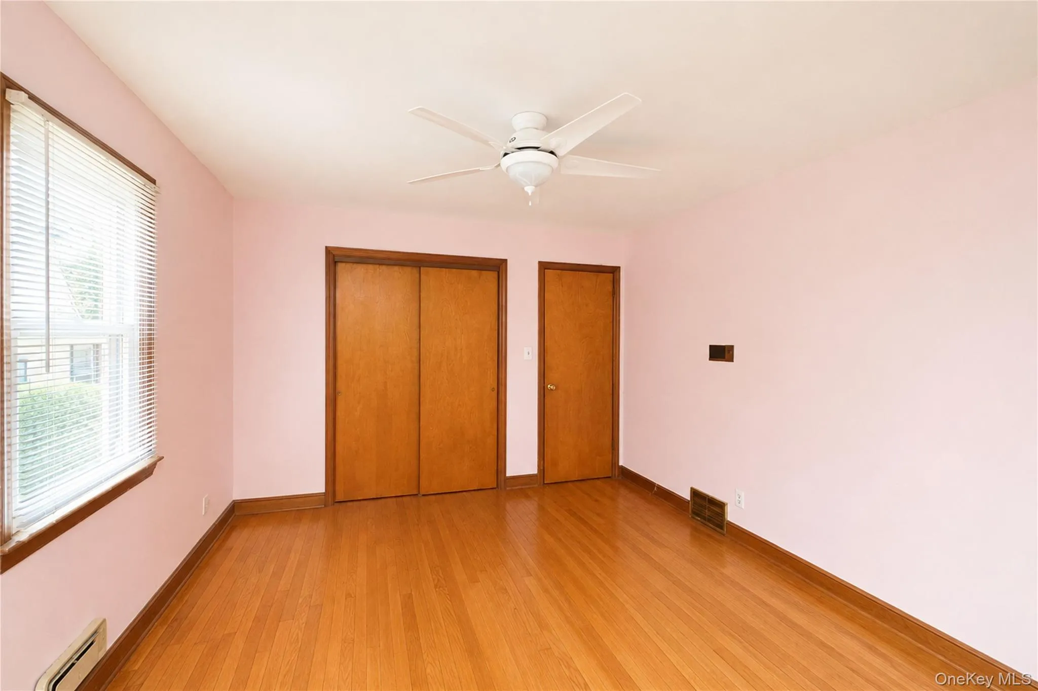 3895 Amboy Road, New York, NY, 2 Bedrooms Bedrooms, 5 Rooms Rooms,1 BathroomBathrooms,Residential,For Rent,Amboy,0,1041255 3895 Amboy Road, New York, NY, 2 Bedrooms Bedrooms, 5 Rooms Rooms,1 BathroomBathrooms,Residential,For Rent,Amboy,0,1041255