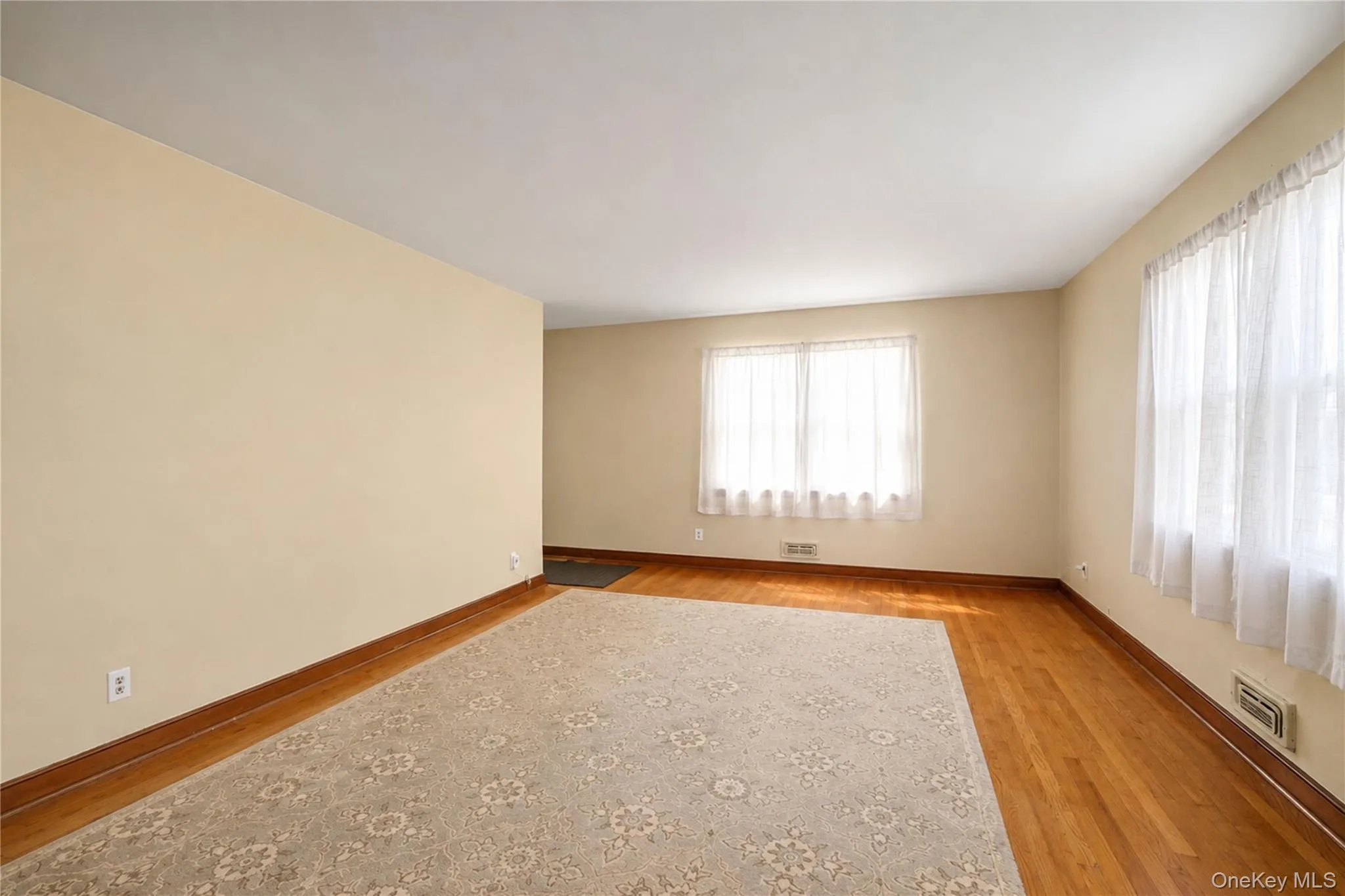 3895 Amboy Road, New York, NY, 2 Bedrooms Bedrooms, 5 Rooms Rooms,1 BathroomBathrooms,Residential,For Rent,Amboy,0,1041255 3895 Amboy Road, New York, NY, 2 Bedrooms Bedrooms, 5 Rooms Rooms,1 BathroomBathrooms,Residential,For Rent,Amboy,0,1041255
