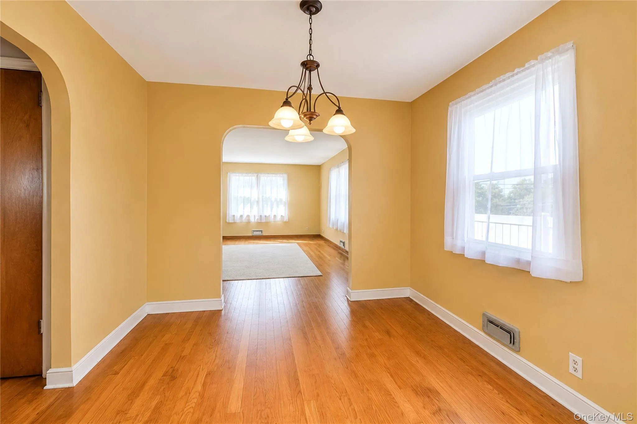 3895 Amboy Road, New York, NY, 2 Bedrooms Bedrooms, 5 Rooms Rooms,1 BathroomBathrooms,Residential,For Rent,Amboy,0,1041255 3895 Amboy Road, New York, NY, 2 Bedrooms Bedrooms, 5 Rooms Rooms,1 BathroomBathrooms,Residential,For Rent,Amboy,0,1041255