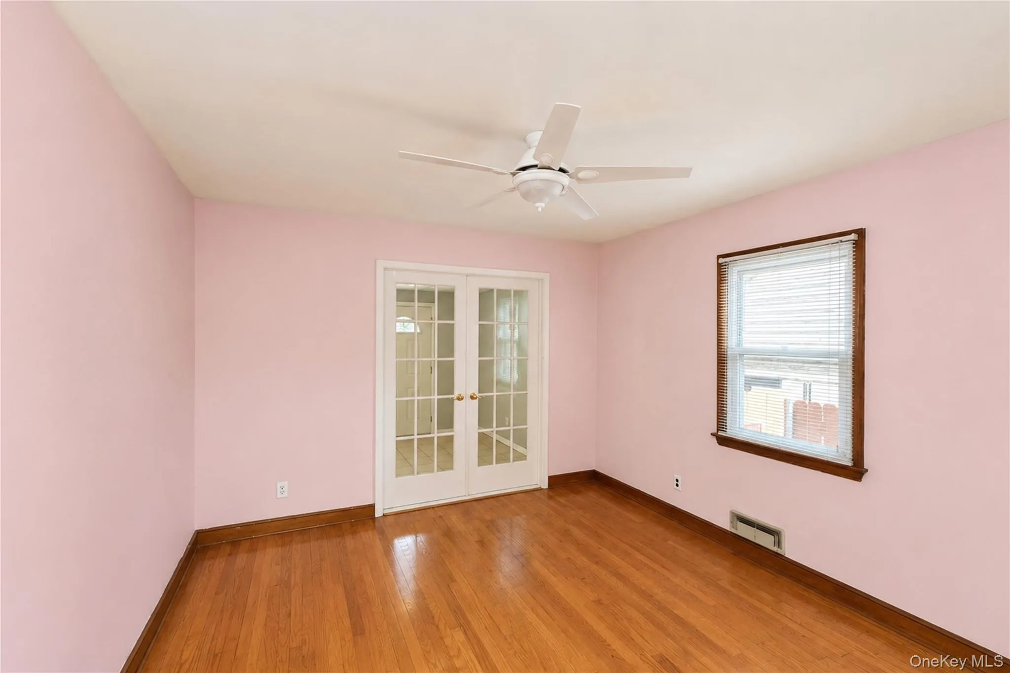 3895 Amboy Road, New York, NY, 2 Bedrooms Bedrooms, 5 Rooms Rooms,1 BathroomBathrooms,Residential,For Rent,Amboy,0,1041255 3895 Amboy Road, New York, NY, 2 Bedrooms Bedrooms, 5 Rooms Rooms,1 BathroomBathrooms,Residential,For Rent,Amboy,0,1041255