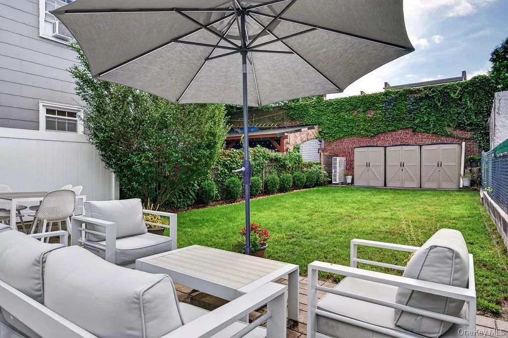 20 5th Street, New Rochelle, NY, 2 Bedrooms Bedrooms, 6 Rooms Rooms,2 BathroomsBathrooms,Residential,For Rent,5th,0,1041257 20 5th Street, New Rochelle, NY, 2 Bedrooms Bedrooms, 6 Rooms Rooms,2 BathroomsBathrooms,Residential,For Rent,5th,0,1041257