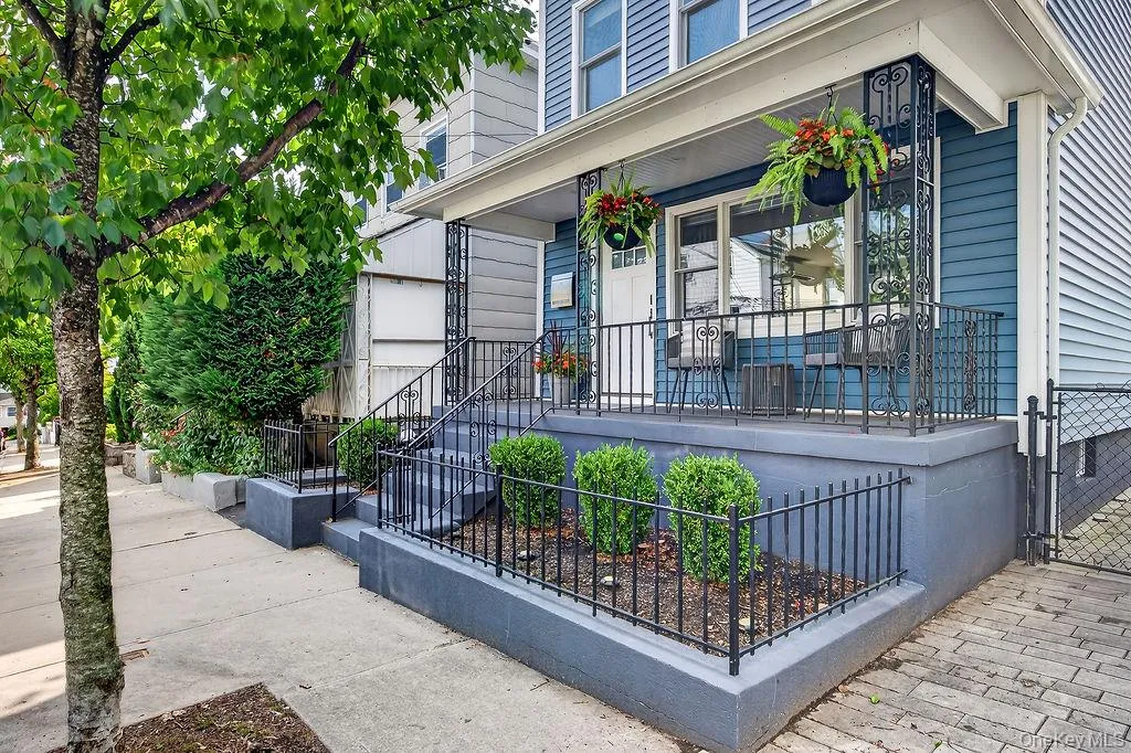 20 5th Street, New Rochelle, NY, 2 Bedrooms Bedrooms, 6 Rooms Rooms,2 BathroomsBathrooms,Residential,For Rent,5th,0,1041257 20 5th Street, New Rochelle, NY, 2 Bedrooms Bedrooms, 6 Rooms Rooms,2 BathroomsBathrooms,Residential,For Rent,5th,0,1041257