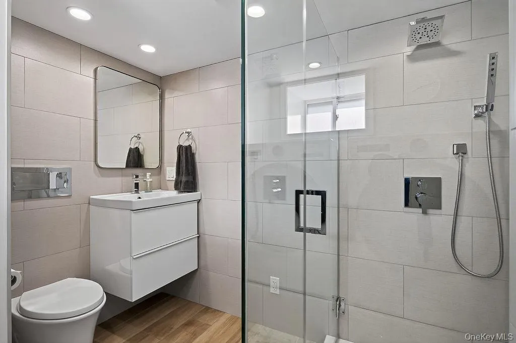 20 5th Street, New Rochelle, NY, 2 Bedrooms Bedrooms, 6 Rooms Rooms,2 BathroomsBathrooms,Residential,For Rent,5th,0,1041257 20 5th Street, New Rochelle, NY, 2 Bedrooms Bedrooms, 6 Rooms Rooms,2 BathroomsBathrooms,Residential,For Rent,5th,0,1041257