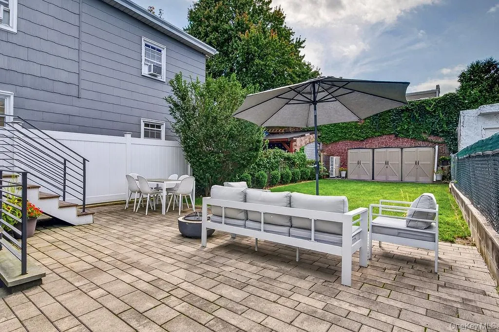 20 5th Street, New Rochelle, NY, 2 Bedrooms Bedrooms, 6 Rooms Rooms,2 BathroomsBathrooms,Residential,For Rent,5th,0,1041257 20 5th Street, New Rochelle, NY, 2 Bedrooms Bedrooms, 6 Rooms Rooms,2 BathroomsBathrooms,Residential,For Rent,5th,0,1041257