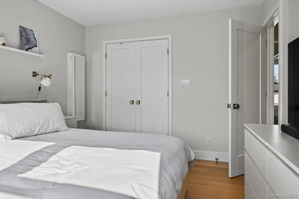 20 5th Street, New Rochelle, NY, 2 Bedrooms Bedrooms, 6 Rooms Rooms,2 BathroomsBathrooms,Residential,For Rent,5th,0,1041257 20 5th Street, New Rochelle, NY, 2 Bedrooms Bedrooms, 6 Rooms Rooms,2 BathroomsBathrooms,Residential,For Rent,5th,0,1041257