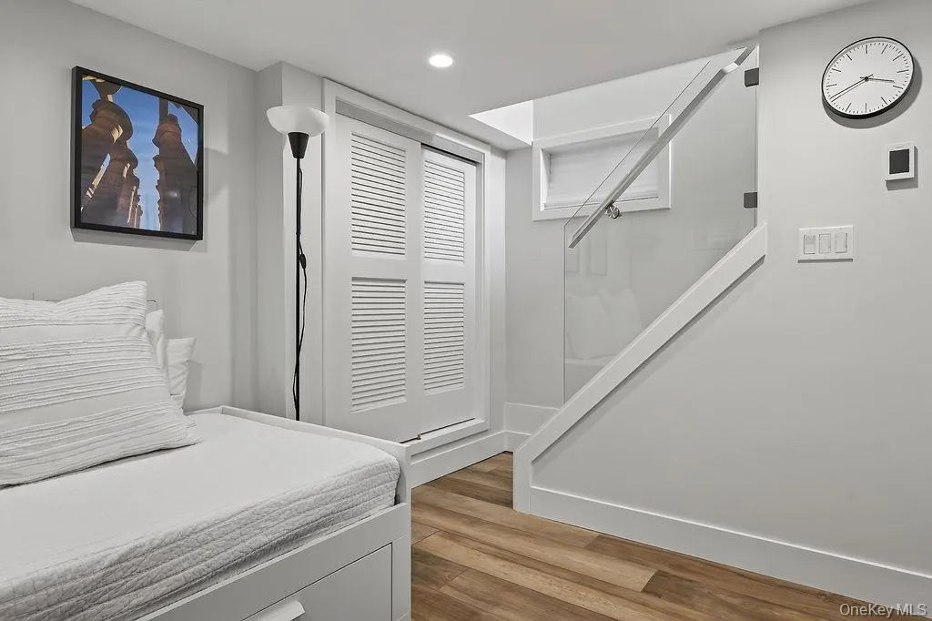 20 5th Street, New Rochelle, NY, 2 Bedrooms Bedrooms, 6 Rooms Rooms,2 BathroomsBathrooms,Residential,For Rent,5th,0,1041257 20 5th Street, New Rochelle, NY, 2 Bedrooms Bedrooms, 6 Rooms Rooms,2 BathroomsBathrooms,Residential,For Rent,5th,0,1041257