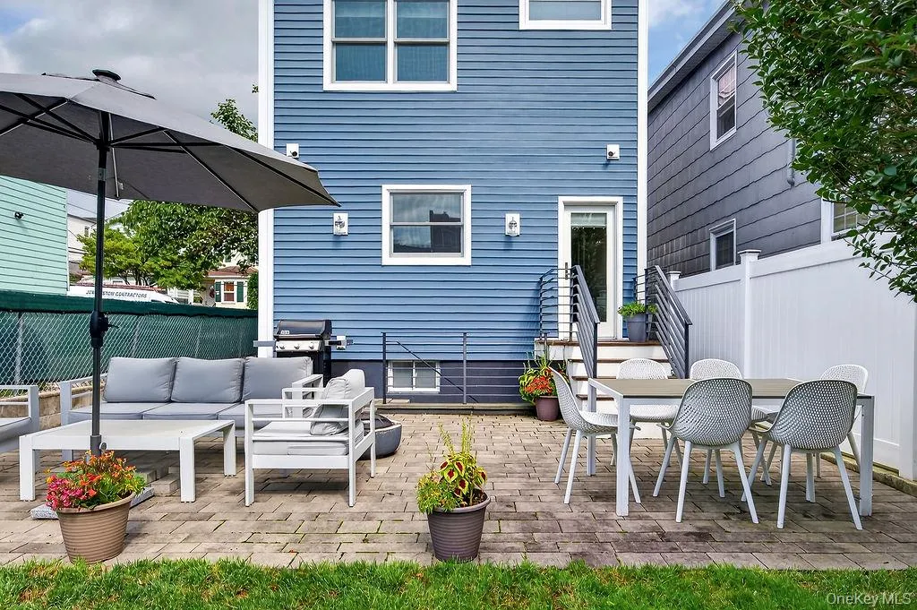 20 5th Street, New Rochelle, NY, 2 Bedrooms Bedrooms, 6 Rooms Rooms,2 BathroomsBathrooms,Residential,For Rent,5th,0,1041257 20 5th Street, New Rochelle, NY, 2 Bedrooms Bedrooms, 6 Rooms Rooms,2 BathroomsBathrooms,Residential,For Rent,5th,0,1041257