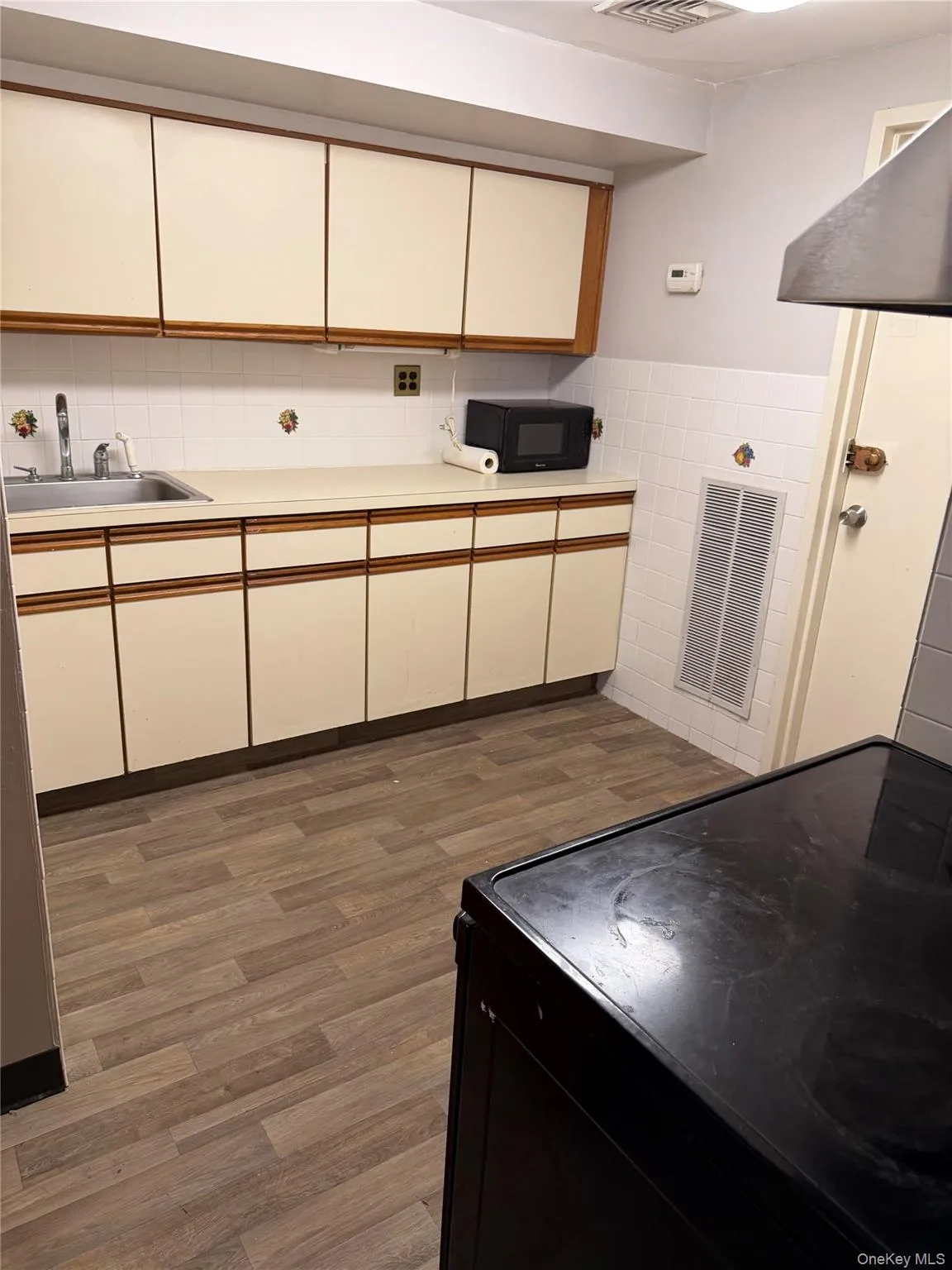 Kitchen basement Kitchen basement