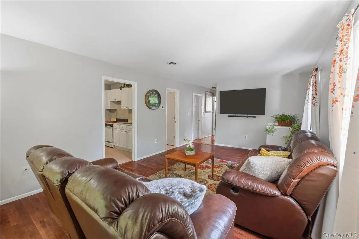 67 Hillside Avenue, Haverstraw, NY, 4 Bedrooms Bedrooms, 9 Rooms Rooms,2 BathroomsBathrooms,Residential,For Rent,Hillside,0,1041261 67 Hillside Avenue, Haverstraw, NY, 4 Bedrooms Bedrooms, 9 Rooms Rooms,2 BathroomsBathrooms,Residential,For Rent,Hillside,0,1041261