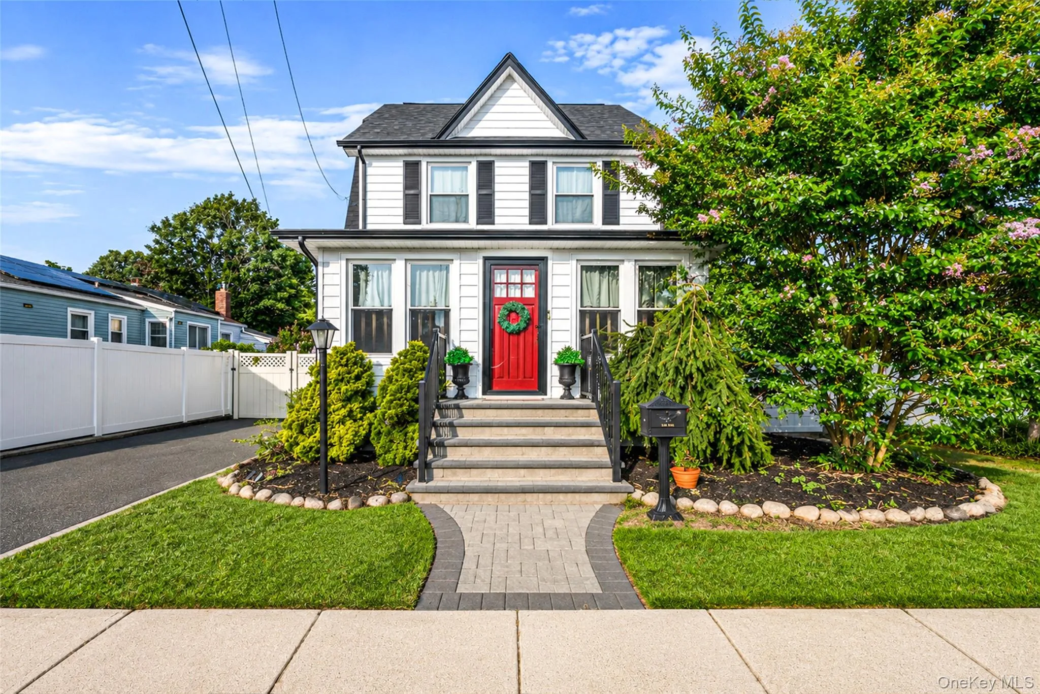 750 Howard Avenue, Babylon, NY, 3 Bedrooms Bedrooms, 7 Rooms Rooms,1 BathroomBathrooms,Residential,For Rent,Howard,0,1041271 750 Howard Avenue, Babylon, NY, 3 Bedrooms Bedrooms, 7 Rooms Rooms,1 BathroomBathrooms,Residential,For Rent,Howard,0,1041271